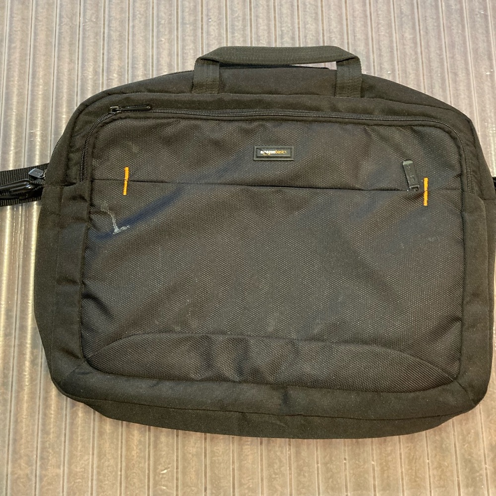 Amazon basics laptop bag